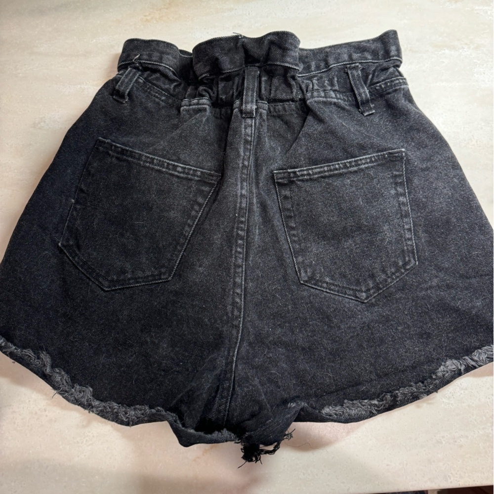 Black Denim Paperbag shorts Size L - Picture 2 of 3